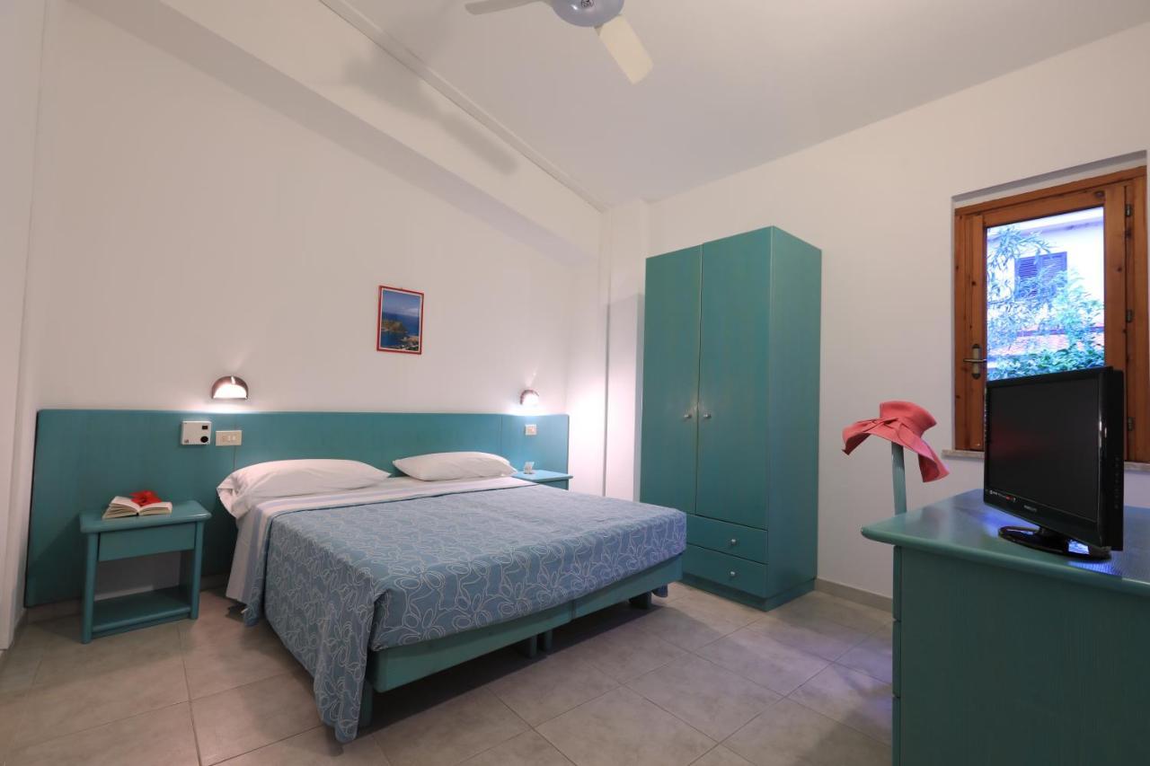 Villaggio Torre Ruffa Robinson Capo Vaticano Εξωτερικό φωτογραφία
