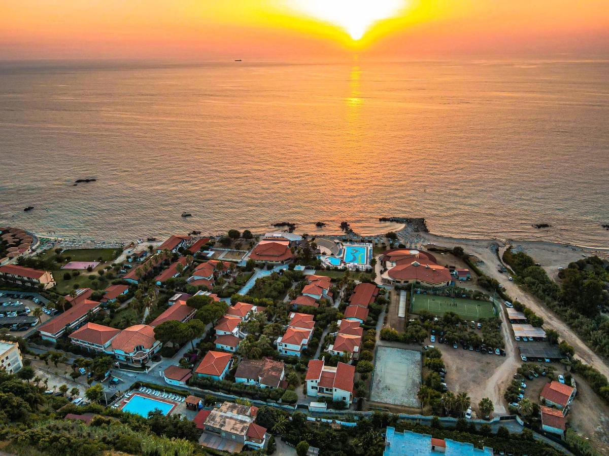 Villaggio Torre Ruffa Robinson Capo Vaticano Εξωτερικό φωτογραφία